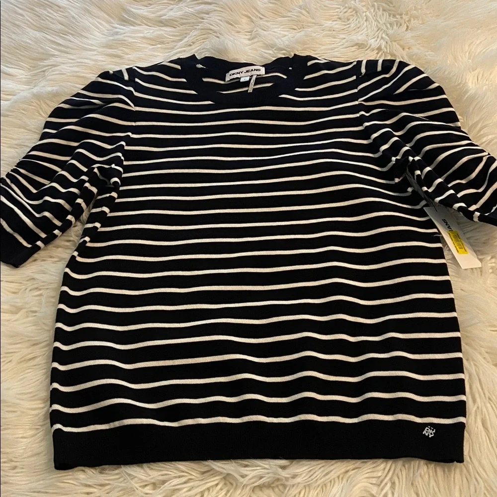 DKNY Black and White Striped Top length 26” bust 36” brand new - Picture 8 of 8